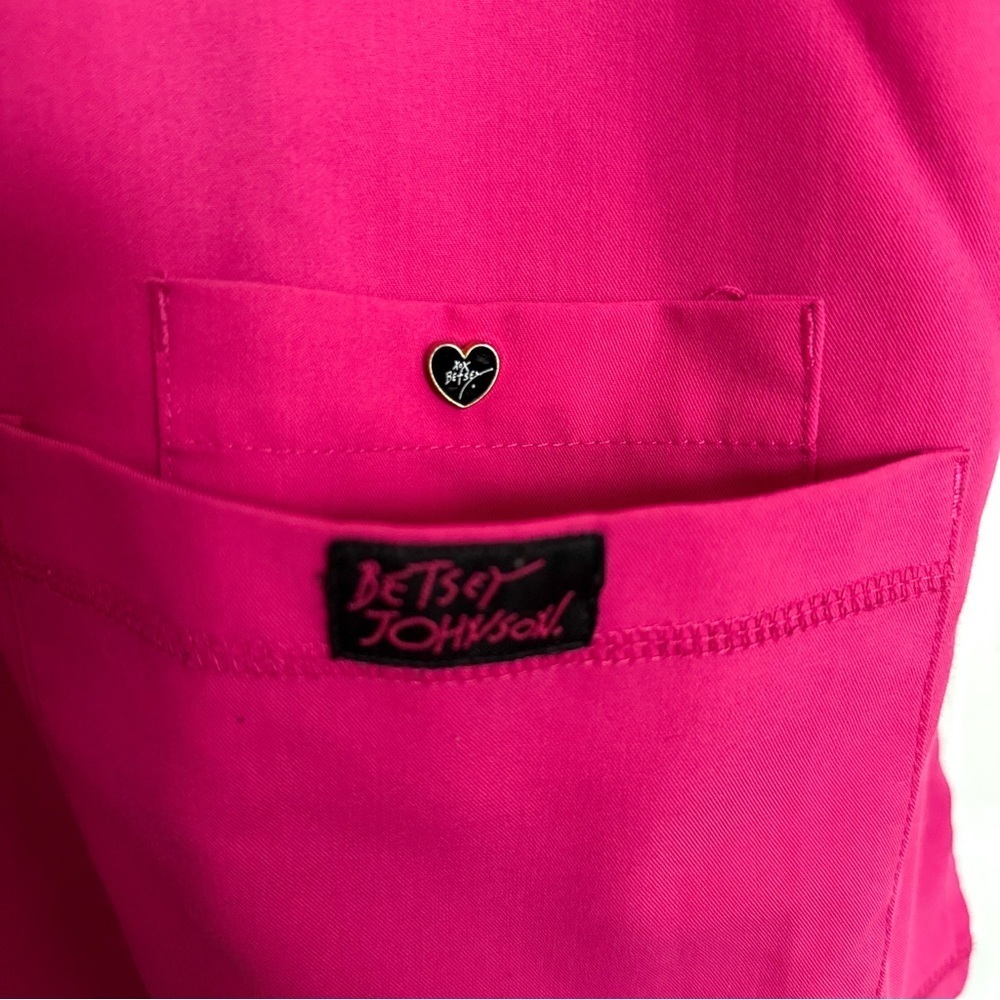 Betsey Johnson Freesia Scrub Top in Flamingo - Picture 3 of 5